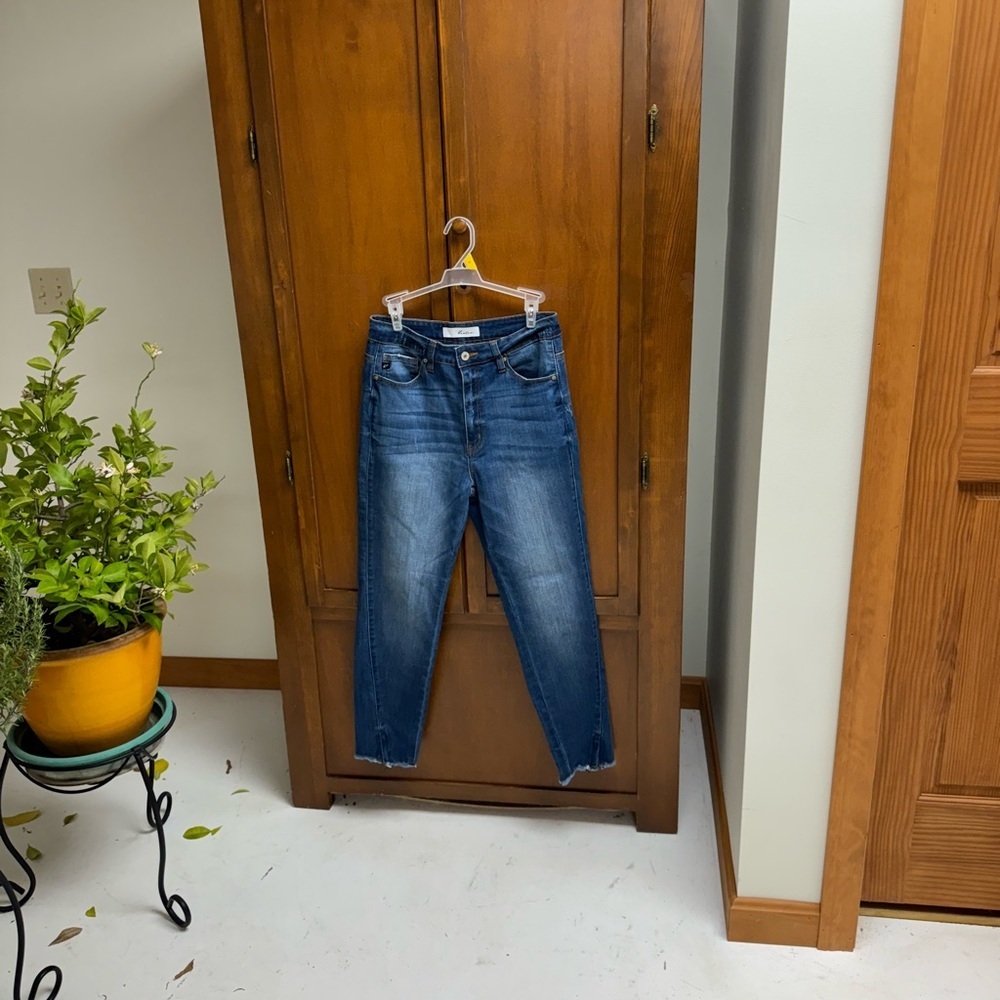 KanCan distressed high waist ankle zip denim jeans size 9/28 27-28inseam